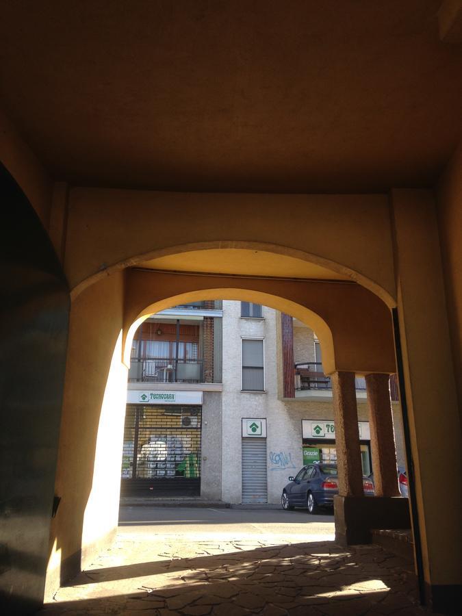Albergo Della Corona Binasco Exterior photo